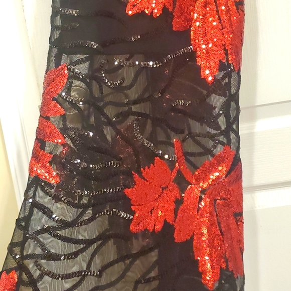 Ladies red and black sequin dress - Picture 5 of 5